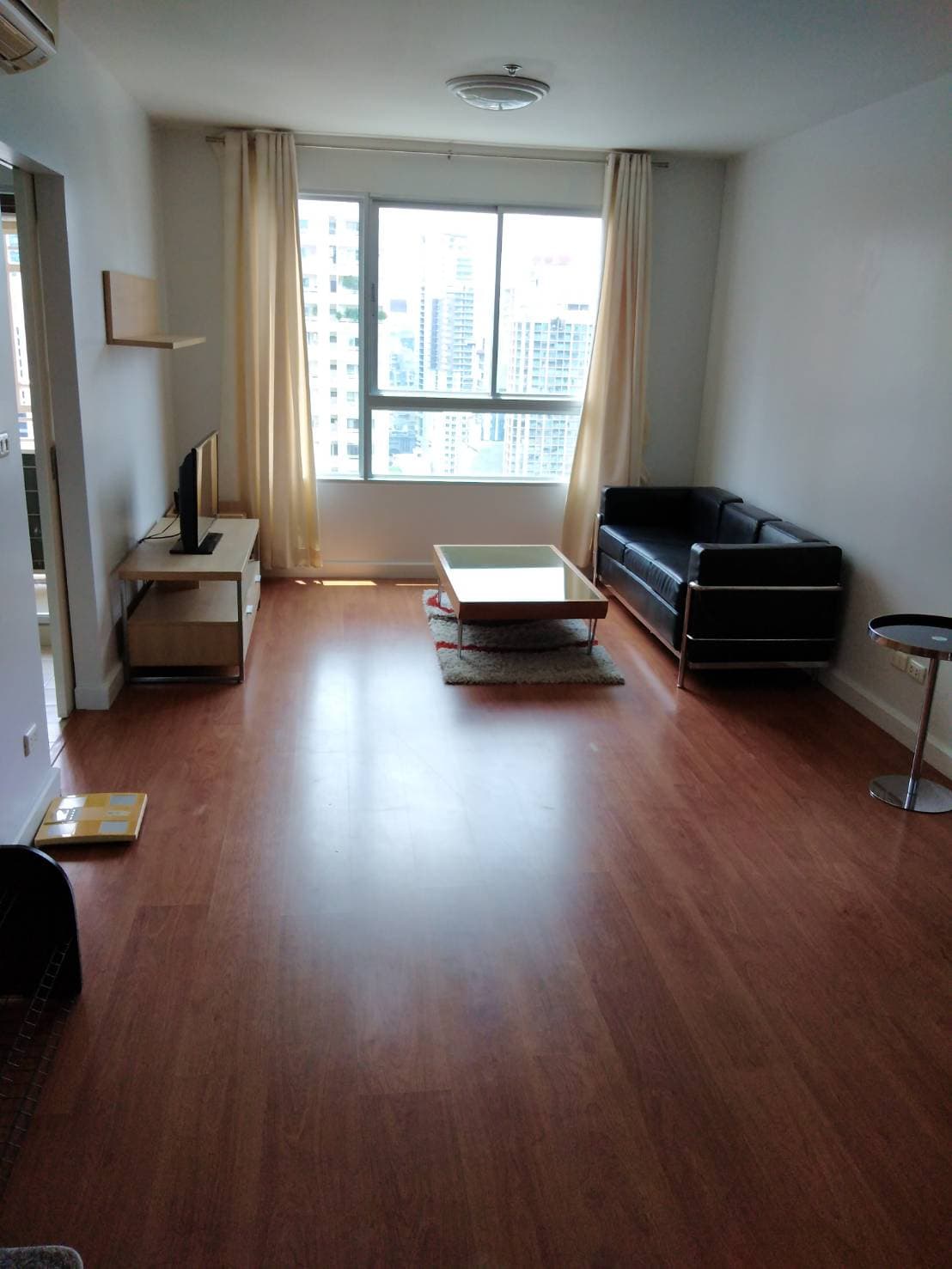 11319 – 102_living_room.jpg