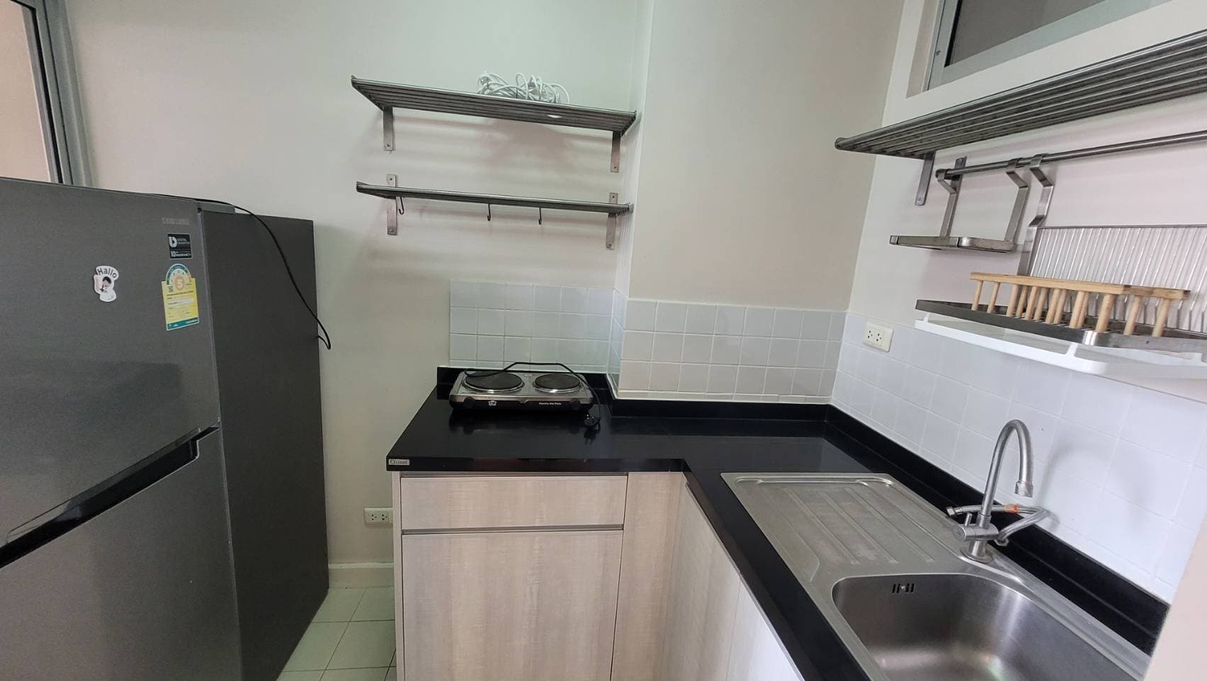 11320 – 401_kitchen.jpg