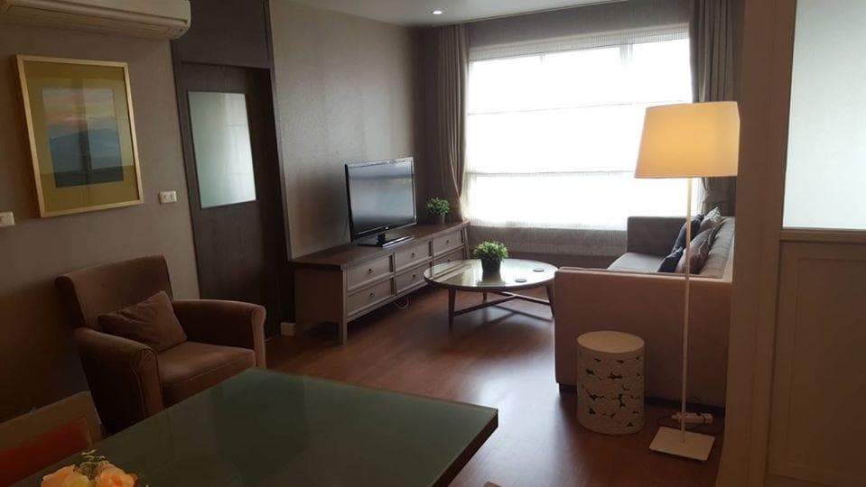 11324 – 105_living_room.jpg